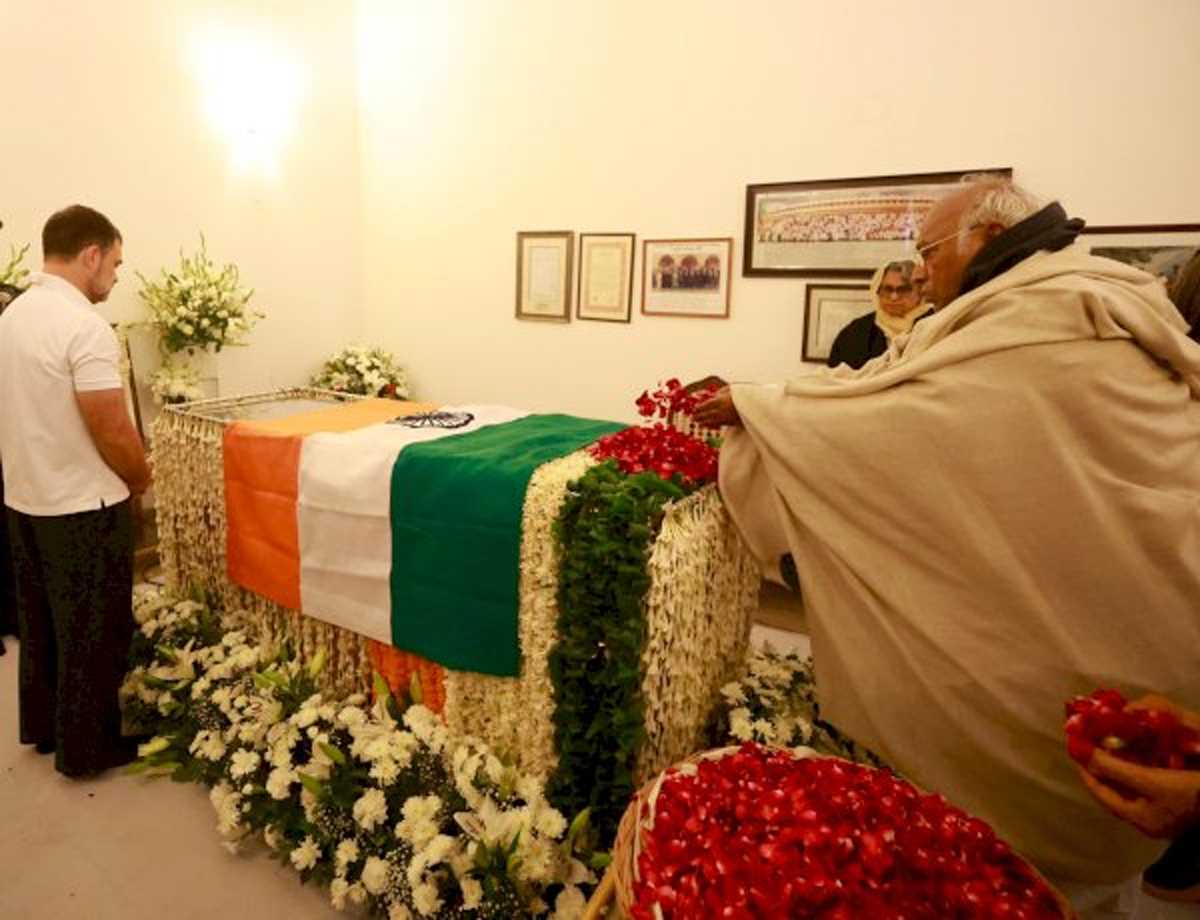 कांग्रेस मुख्यालय में जनता दर्शन के लिए रखा जाएगा मनमोहन का पार्थिव शरीर, यहीं से शुरू होगी अंतिम यात्रा